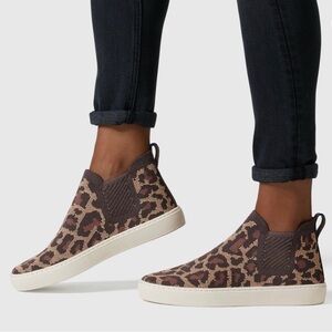 Rothy’s, RETIRED Chelsea Slip On Boot, Wildcat Print, Size 8